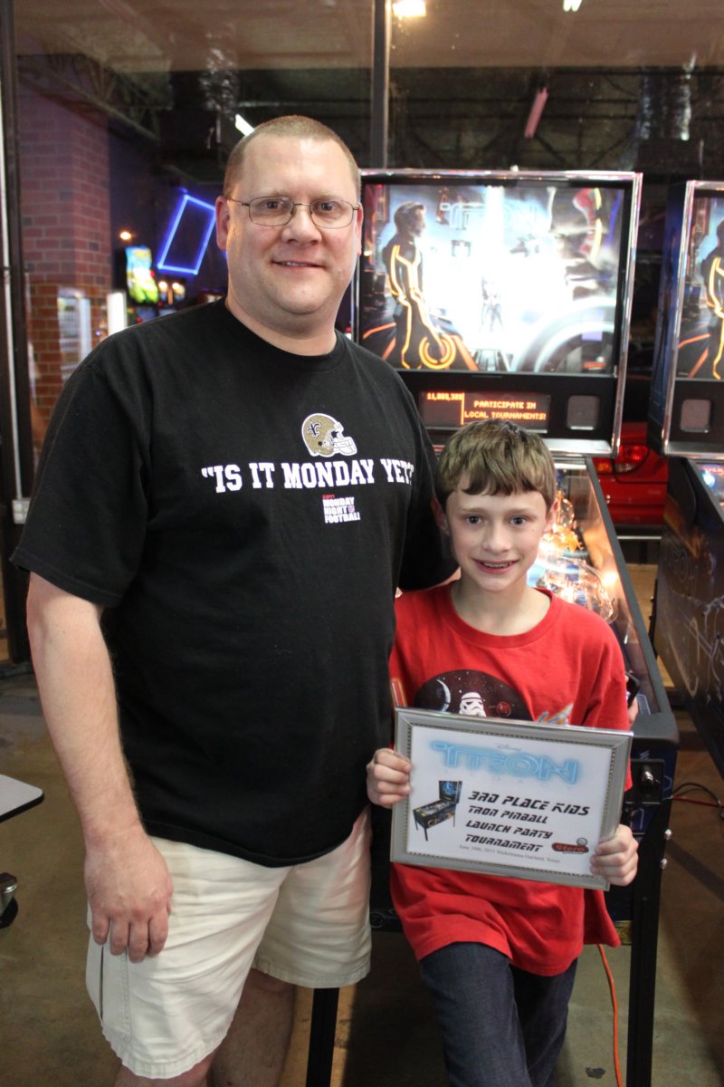 tron_pinball_launch_party48.jpg