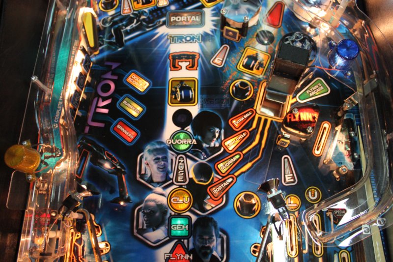 tron_pinball_launch_party59.jpg