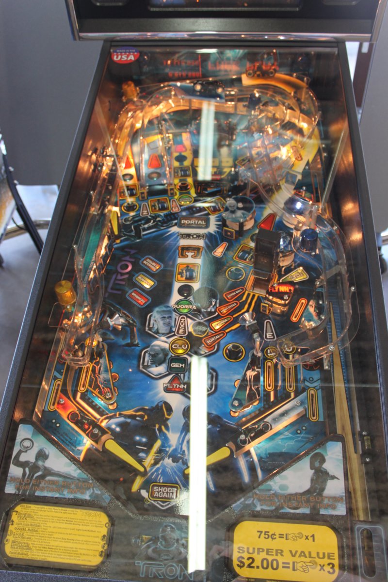 tron_pinball_launch_party6.jpg
