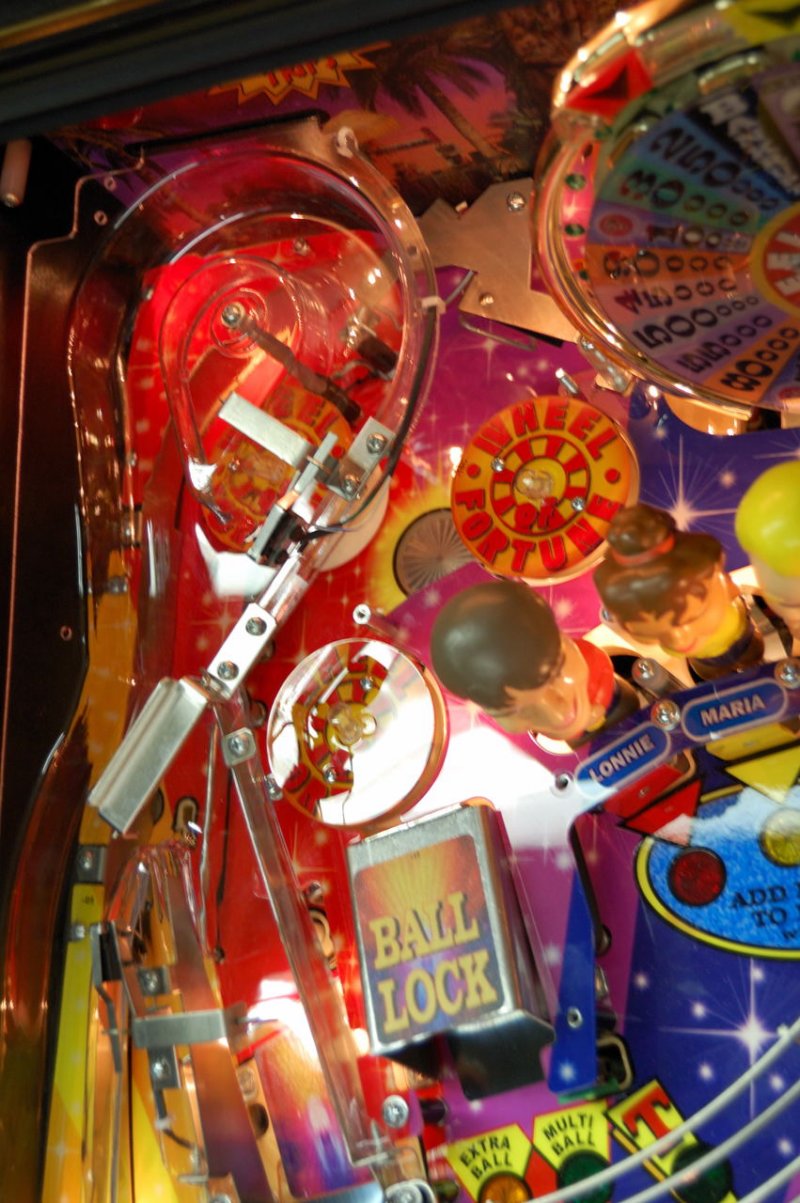 wheel_of_fortune_pinball_2.jpg